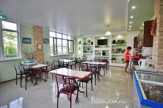 Гостиница Елена Джубга Четырехместный номер-9