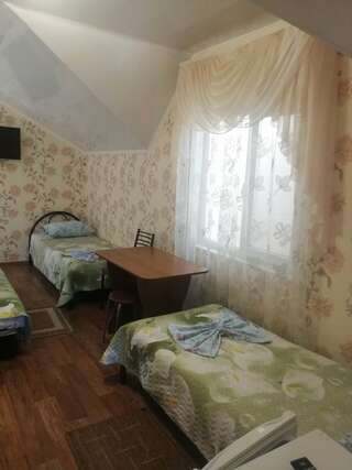 Гостиница Елена Джубга Четырехместный номер-2