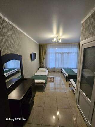 Гостиница Елена Джубга Четырехместный номер «Комфорт»-7