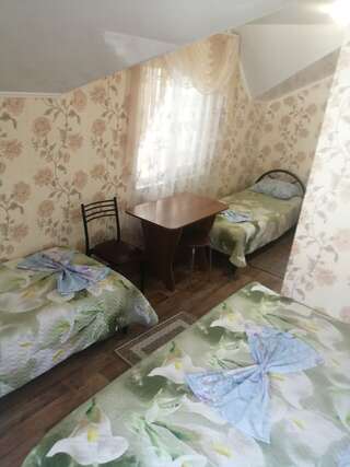 Гостиница Елена Джубга Четырехместный номер-1