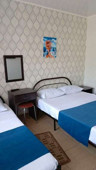 Гостиница Елена Джубга Трехместный номер-11