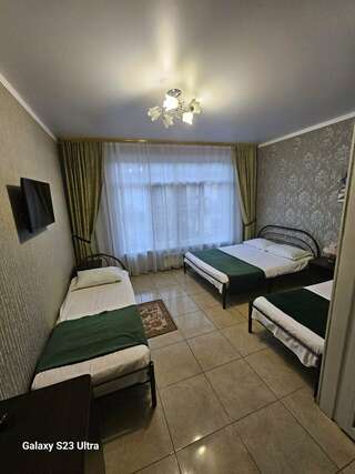 Гостиница Елена Джубга Четырехместный номер «Комфорт»-3