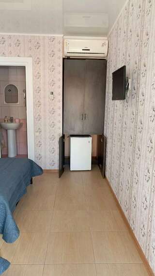 Гостиница Елена Джубга Двухместный номер Делюкс с 1 кроватью или 2 отдельными кроватями, вид на сад-10